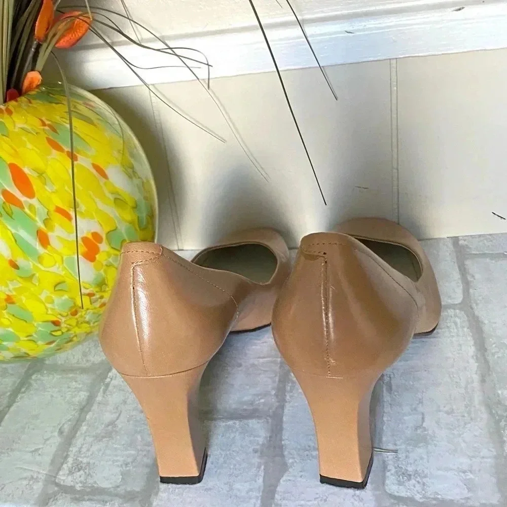 CALVIN KLEIN | Roxy Leather Tan Heels Size 10.5M